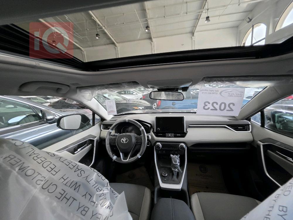 https://cdn.iqcars.ioscaled_1000060678_out.jpg